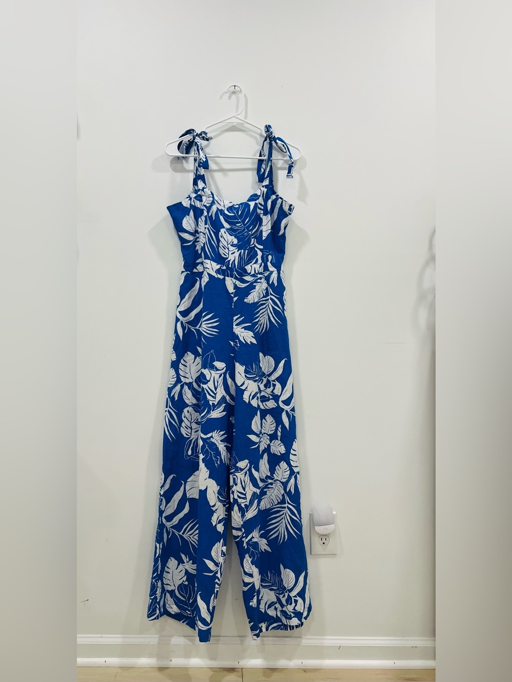 Panama Jack Women’s Blue Tropical Print One-Piece Jumpsuit tie-strap, tie back